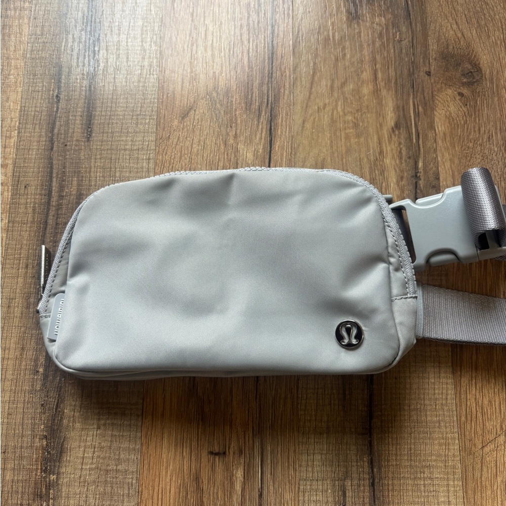 LULULEMON Athletica Gray Everywhere Belt Bag